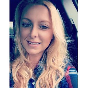 Meet your Posher, Elise