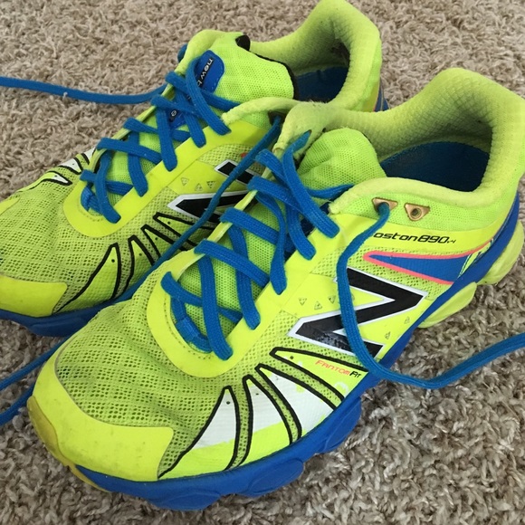 NEW BALANCE BOSTON MARATHON EDITION RUNNING SHOES