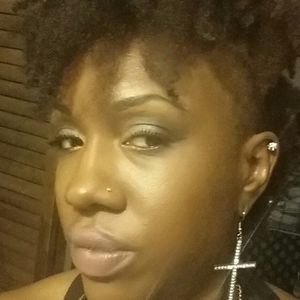 Meet your Posher, Valerie