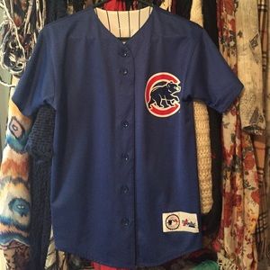 Women's size medium Cubs button up jersey