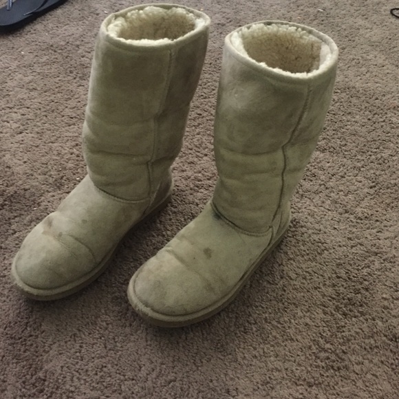 Tall sand uggs.