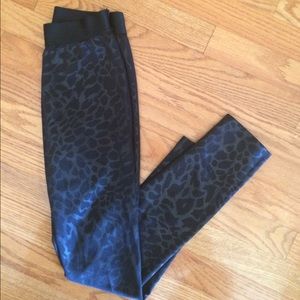 BEBE leopard design leggings