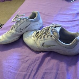 Nike cheer shoes