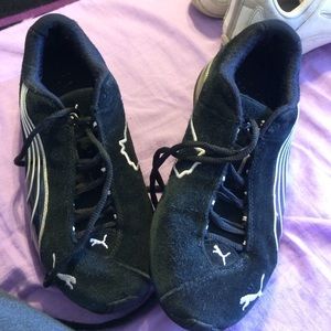 Puma tennis shoes