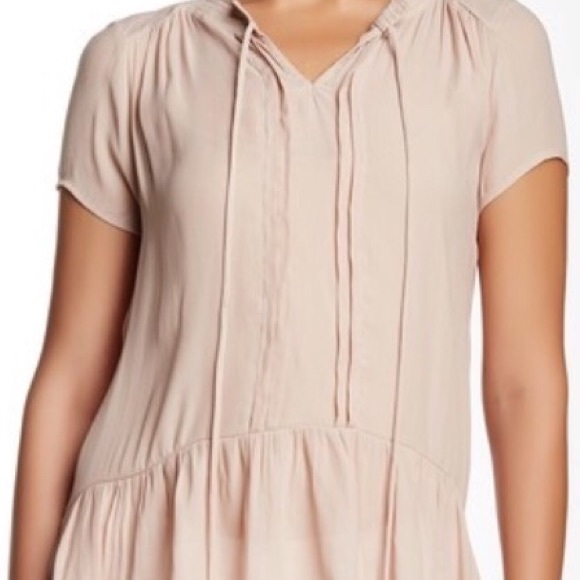 Ro & De split neck ruffle blouse