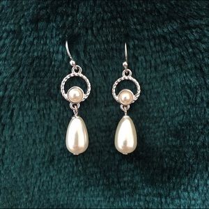 Elegant earrings
