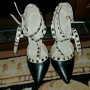 Black Rockstud strappy pumps