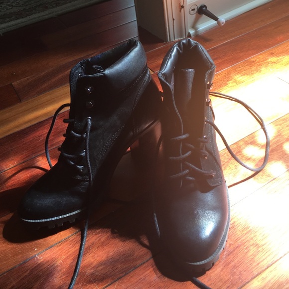 High heel boots