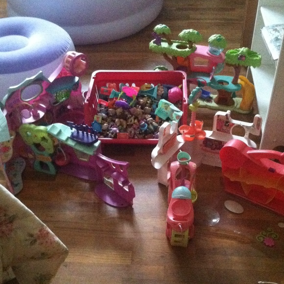 300 little pet shops or more 4 houses + a car