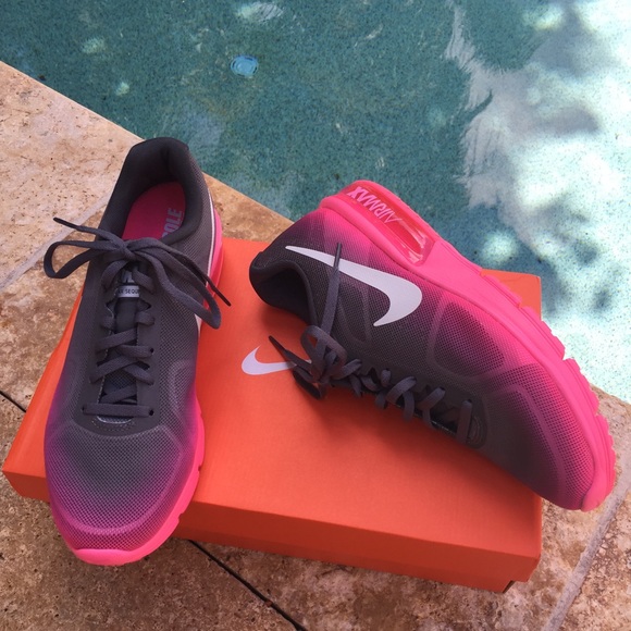 ⚡️flash sale⚡️NWT Nike ombré sequent shoes - Picture 3 of 4