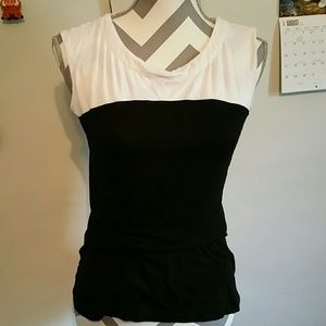 Liz Claiborne black and white colorblock tank top