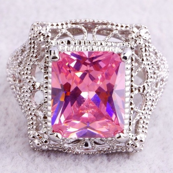 BIG & BEAUTIFUL PINK TOPAZ RING - Picture 2 of 4
