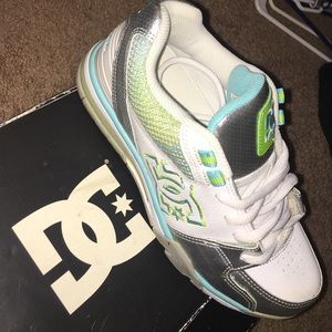 DC shoes