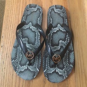 Michael kors flip flops