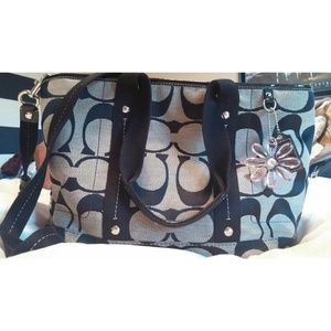 COACH Signature Daisy Tote