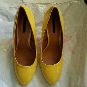 Zara patent yellow pumps