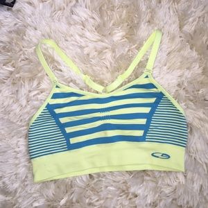 sports bra