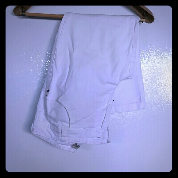 Chicos White Crop Pants