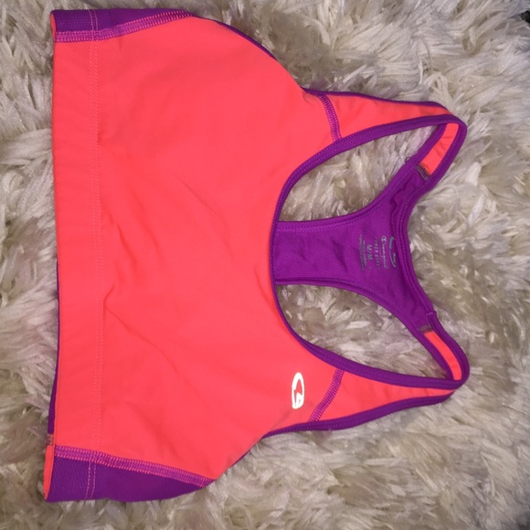 sports bra