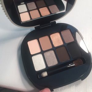 MAC eyeshadow palette