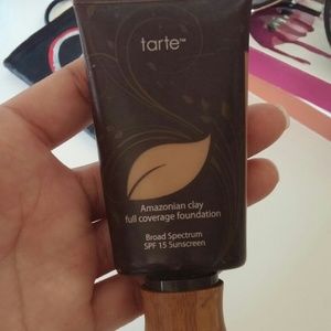 TARTE AMAZONIAN CLAY FOUNDATION IN HONEY
