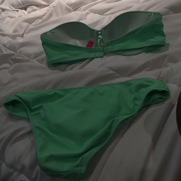 Victoria Secret Bikini - Picture 2 of 2