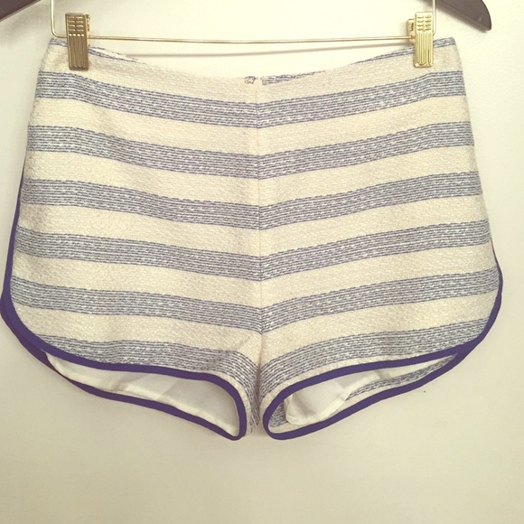Line & Dot - High Waisted Shorts (Small)