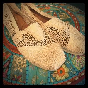 Lace Toms