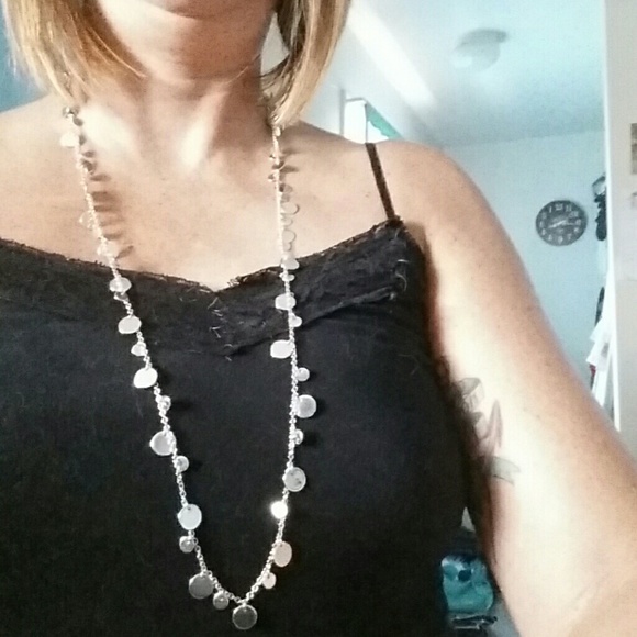 Sparkly silver discs necklace