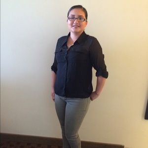 Meet your Posher, Elvia