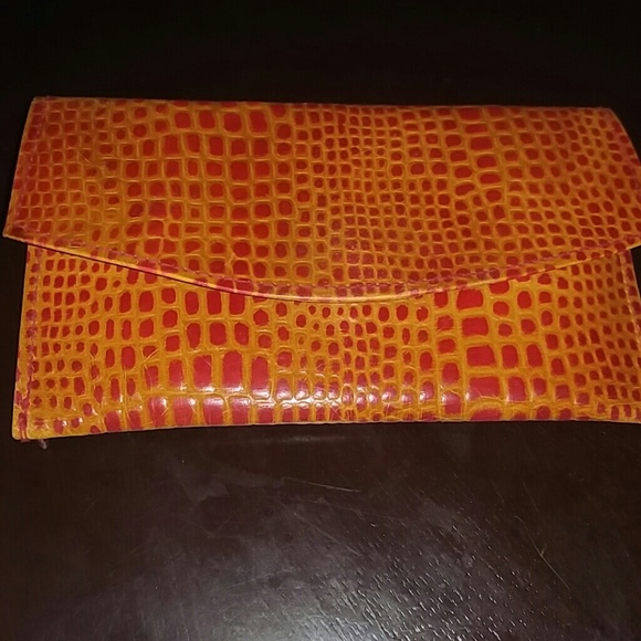 Cute clutch...
