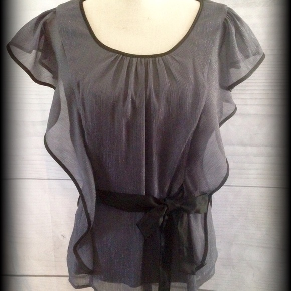 Iz Byer Tops - Cute dressy top