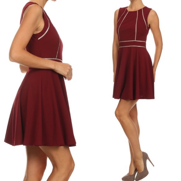 ‼️SALE‼️Chain Trim Detailed Skater Dress - Picture 2 of 3