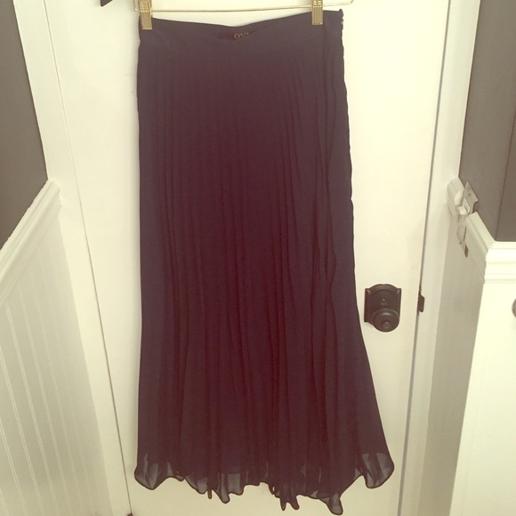 Ovi - Navy Pleated Maxi Skirt (Small)