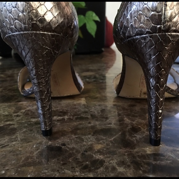 💋SOLD💋 Vince Camuto 'Court ' heels - Picture 4 of 4