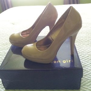 Madden Girl nude pumps