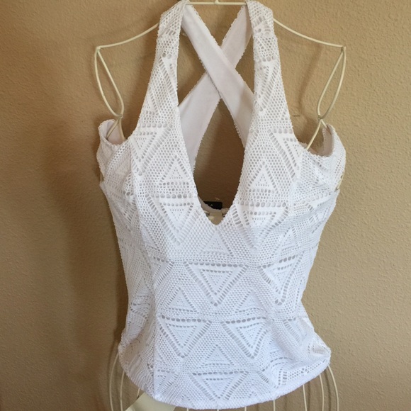 NWT Hot White Bebe Cold Shoulder Cut Out Back Top