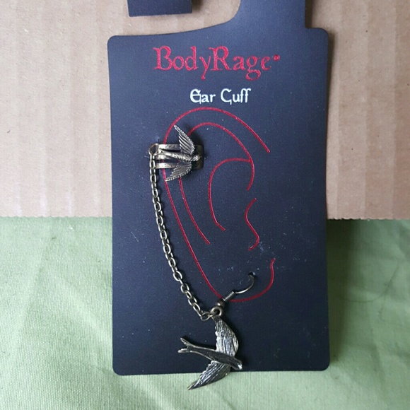 Spencer's Body Rage Bird Ear Cuff