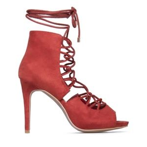 NWT cute lace up heels!