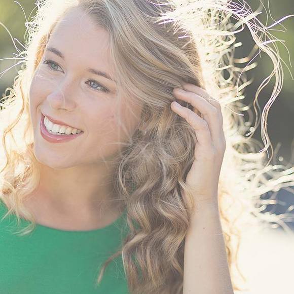 Meet your Posher, Claire