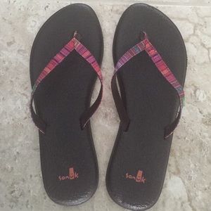 Sanuk flip flops