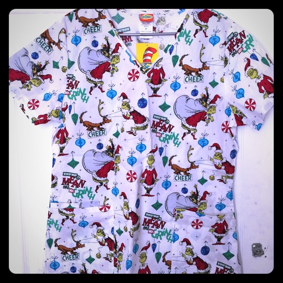 Scrub top size medium