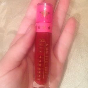 Jeffrey star liquid lipstick shade unicorn blood
