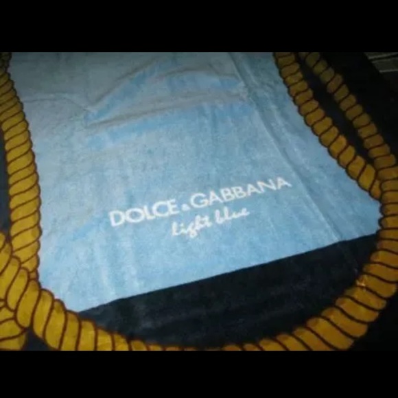 dolce and gabbana towel light blue