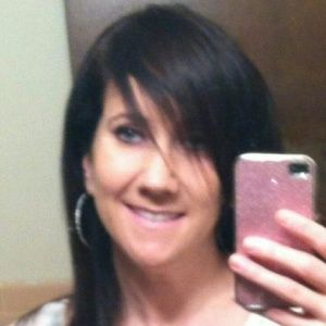 Meet your Posher, Larissa