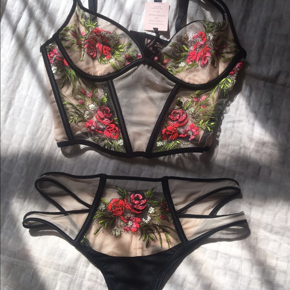 Victoria's Secret Other - Victoria's Secret Designer Collection Bustier set