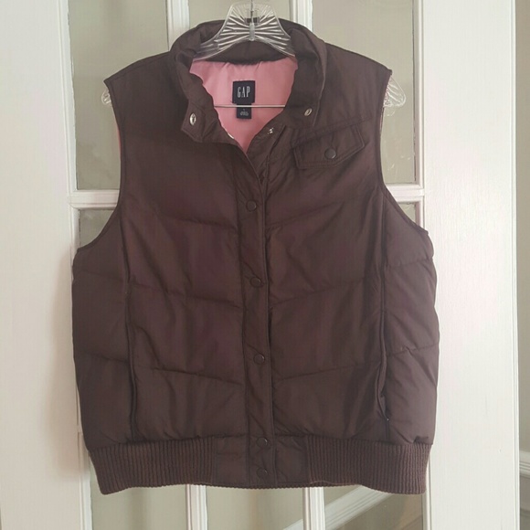 GAP brown puffer vest