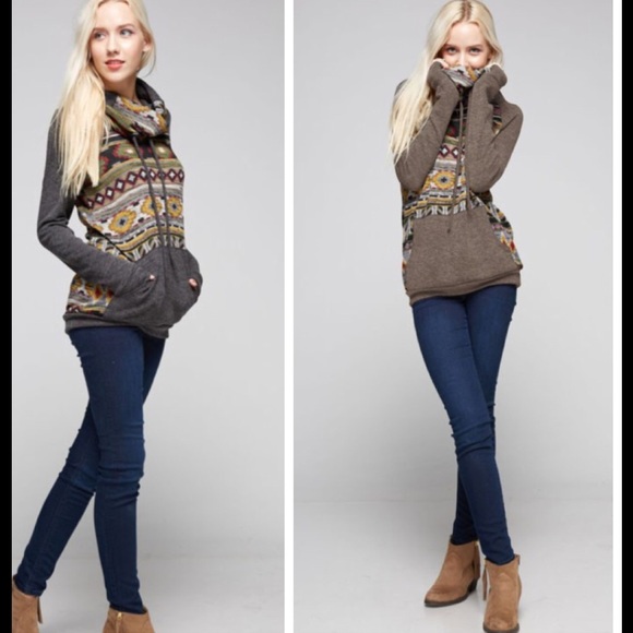 •Aztec print sweater• - Picture 2 of 2