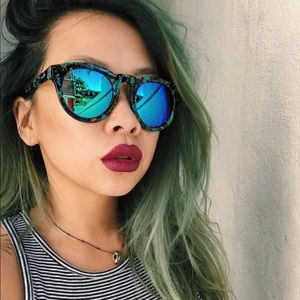 Diff Eyewear Dime 2 blue mirror lens sunglasses