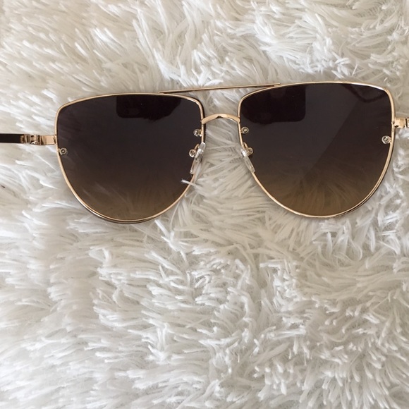 Gold rimmed sunnies - Picture 3 of 3